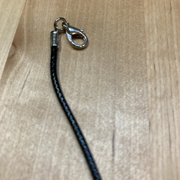 DONATED NWOT Deep Blue Agate stone pendant - Picture 8 of 11